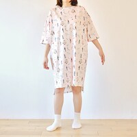 「ゆったりワンピース」DRAMATIC STARSモデルの着用イメージ。