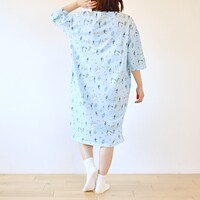 「ゆったりワンピース」Beitモデルの着用イメージ。