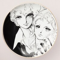 「エドガー＆メリーベル」の絵皿。