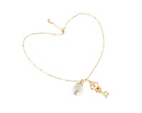 パーク限定の「銀水晶ネックレス」。 画像提供：ユニバーサル・スタジオ・ジャパン