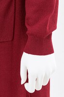 アーチャーモデルのロングカーディガン。