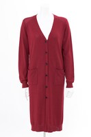 アーチャーモデルのロングカーディガン。