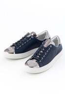 ランサーモデルの3wayスニーカー。