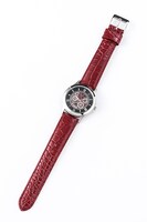 アーチャーモデルの腕時計。