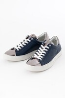 ランサーモデルの3wayスニーカー。