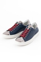 ランサーモデルの3wayスニーカー。