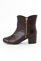 遠坂凛モデルのブーティ。