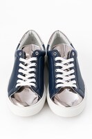 ランサーモデルの3wayスニーカー。