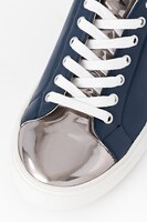 ランサーモデルの3wayスニーカー。