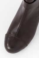 遠坂凛モデルのブーティ。