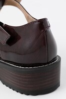 間桐桜モデルのパンプス。