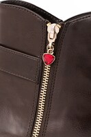 遠坂凛モデルのブーティ。