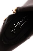 遠坂凛モデルのブーティ。