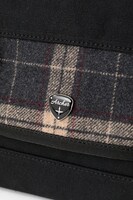 アーチャーモデルのボディバッグ。