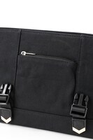 アーチャーモデルのボディバッグ。