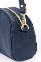 セイバーモデルのショルダーバッグ。