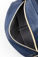 セイバーモデルのショルダーバッグ。