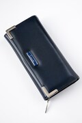 ランサーモデルの長財布。