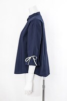 セイバーモデルのブラウス。