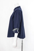セイバーモデルのブラウス。