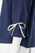 セイバーモデルのブラウス。