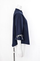 セイバーモデルのブラウス。