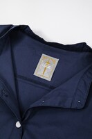 セイバーモデルのブラウス。