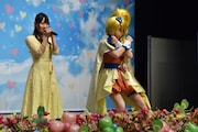 左から小倉唯、キュアエトワール。