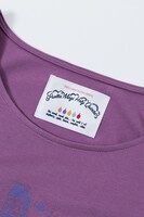 暁美ほむらモデルのTシャツ。