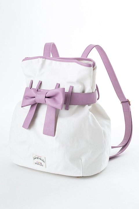 暁美ほむらモデルのバッグ。