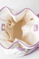 暁美ほむらモデルのバッグ。