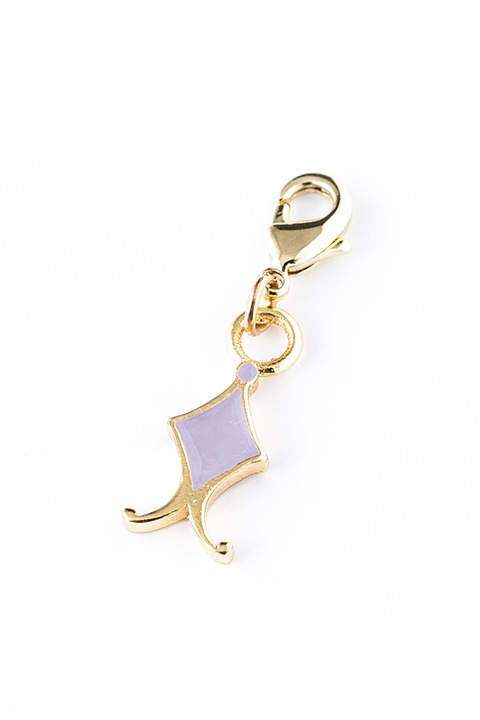 暁美ほむらモデルの腕時計。