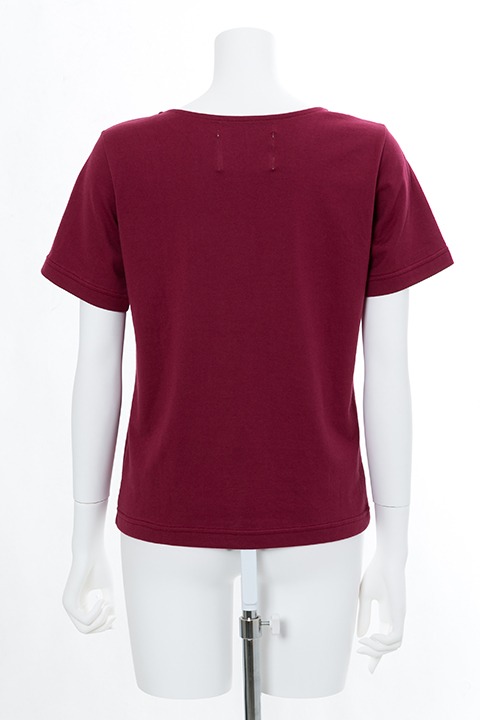 佐倉杏子モデルのTシャツ。