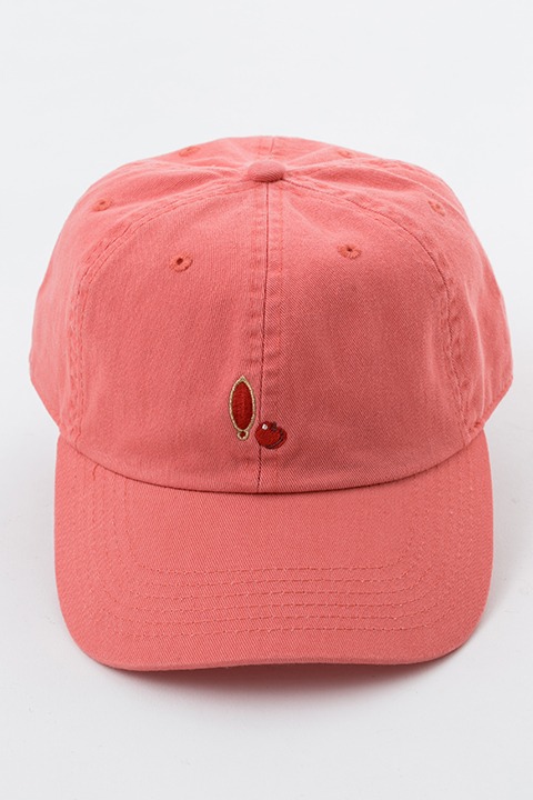 佐倉杏子モデルのキャップ。