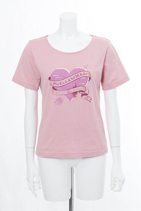 「魔法少女まどか☆マギカ」鹿目まどかモデルのTシャツ。