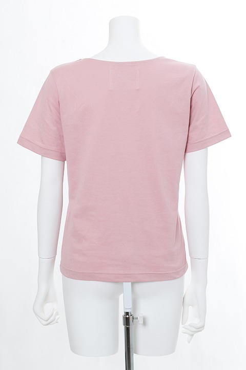 「魔法少女まどか☆マギカ」鹿目まどかモデルのTシャツ。