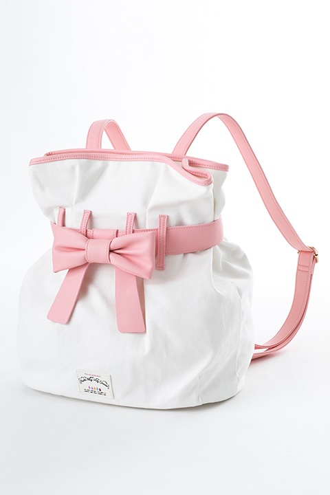 「魔法少女まどか☆マギカ」鹿目まどかモデルのバッグ。