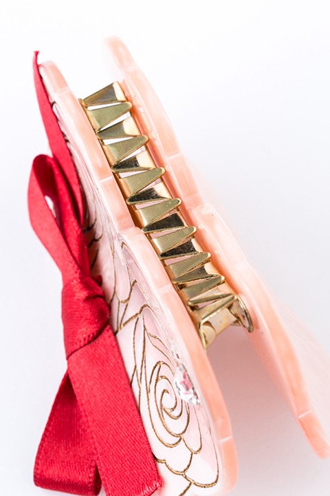 「魔法少女まどか☆マギカ」鹿目まどかモデルのヘアクリップ。