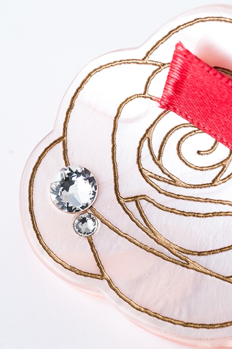 「魔法少女まどか☆マギカ」鹿目まどかモデルのヘアクリップ。