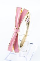 「魔法少女まどか☆マギカ」鹿目まどかモデルのリボンバングル。