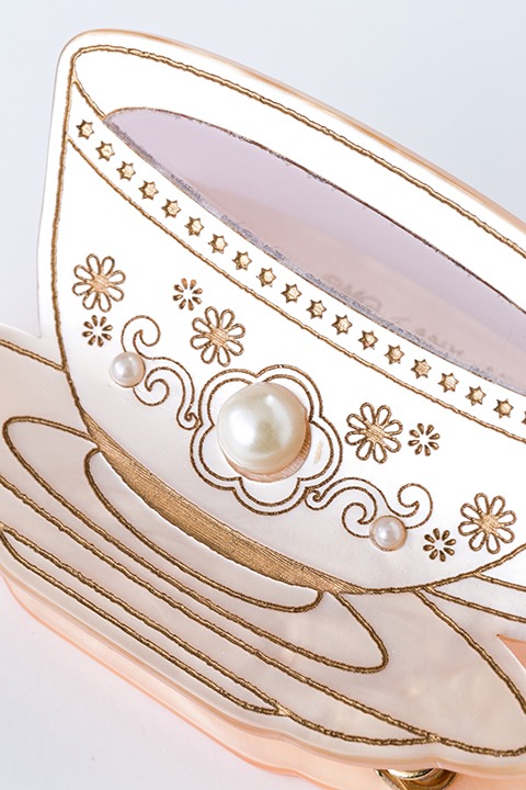 巴マミモデルのヘアクリップ。