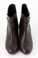 遠坂凛モデルのブーティ。