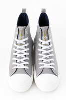 セイバーモデルのハイカットスニーカー。