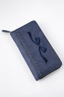 セイバーモデルの長財布。