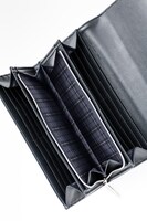 ランサーモデルの長財布。