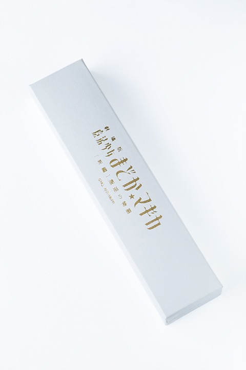 「魔法少女まどか☆マギカ」鹿目まどかモデルの腕時計が収められるBOX。