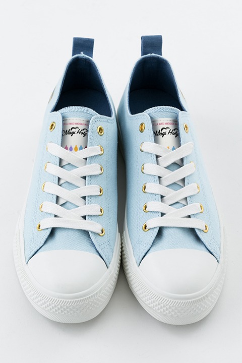 美樹さやかモデルのスニーカー。