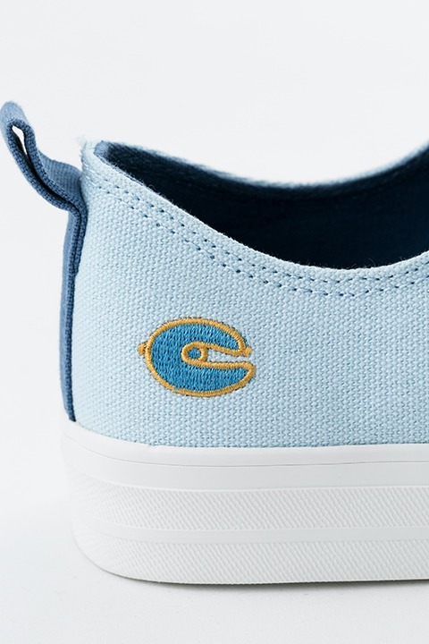 美樹さやかモデルのスニーカー。