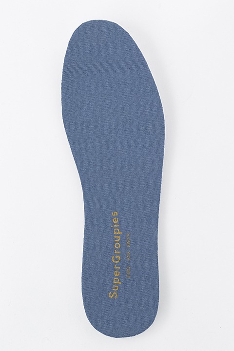 美樹さやかモデルのスニーカー。