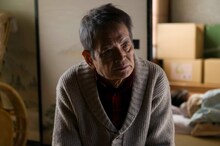 野咲満雄役を演じる寺田農。